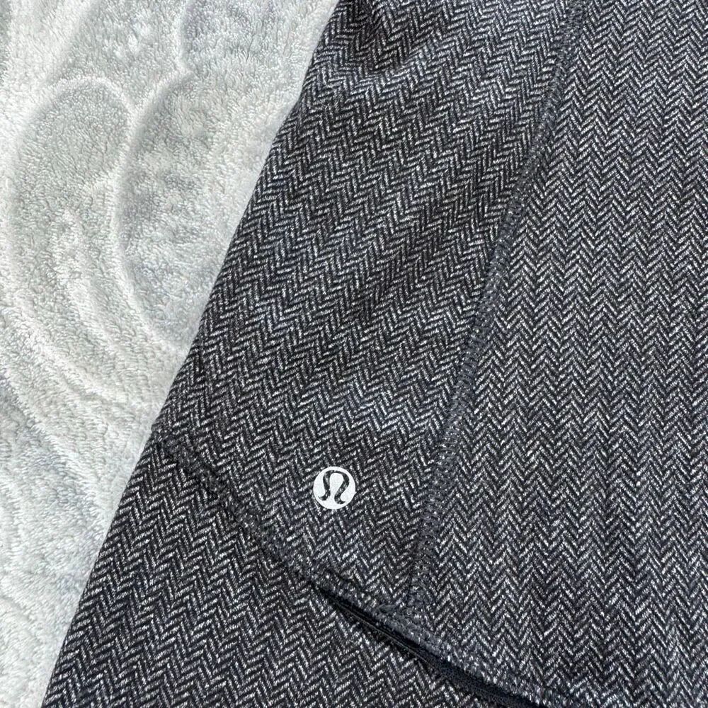 Women's Lululemon Think Fast Pullover - Picture 5 of 6